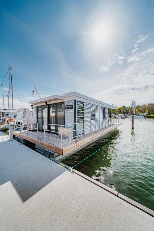 Schwimmendes Ferienhaus "Trinity" Ihr Seahome Auf Der Ostsee ペーネミュンデ エクステリア 写真